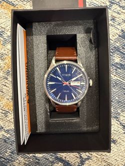 Nixon Sentry Solar A1347 Navy Leather Watch NEW