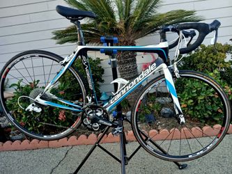 Cannondale synapse full carbon roadbike size 54cm medium SRAM COMPONETS  20 speeds like new..