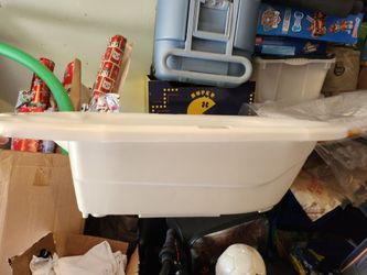 Toddler bath tub