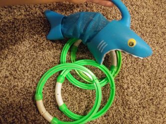 Shark and 4 swim sink rings