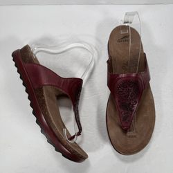Dansko Priya Wine Red Tooled Leather Thong Sandals Women Size 9