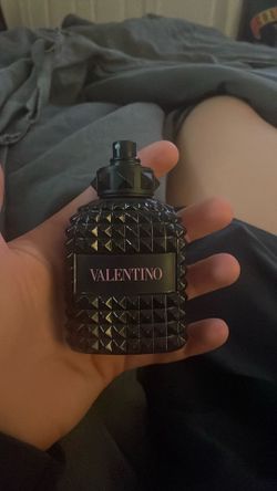 VALENTINO cologne