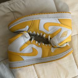 Yellow and White Jordan 1’s
