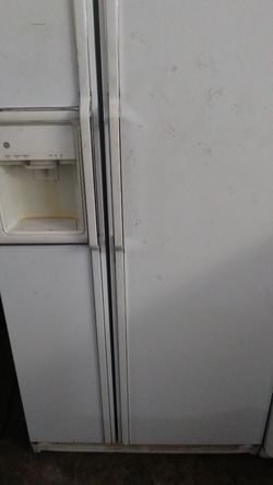 GE double door refrigerator