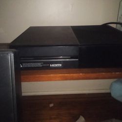 Xbox One, Games, 2 Controllers W/32inch Tv