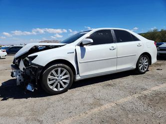 2013 Toyota Camry Hybrid — FOR PARTS