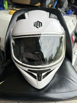 Motorcycle Helmet In Great Condition With Bluetooth No Scratch’s Flip Up Mask And Sun Shade 
