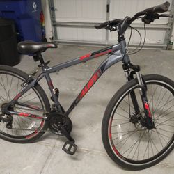 schwinn connection bicycle Network 3.0 700c Ride in comfort and style with the Discover 2 hybrid bike by Schwinn Schwinn Network 3.0 700c 700c