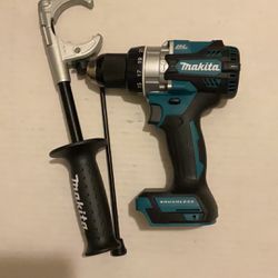 Brand New Makita 18 Volts Brushless 1/2” Hammer Driver Drill.           120 Firme en Precio.          120 Firm on Price.