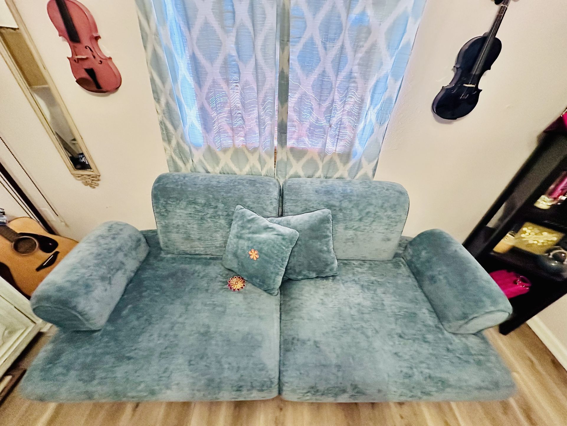 Kittles 88 x 39 Blue Convertible Couch Sofa bed