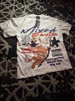 Mixed emotion Shirt white size medium