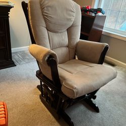 Maternity Rocking Chair 