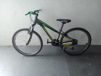 BICYCLE SPECIALIZED 21 SPEED SIZE 26 BRAND NEW