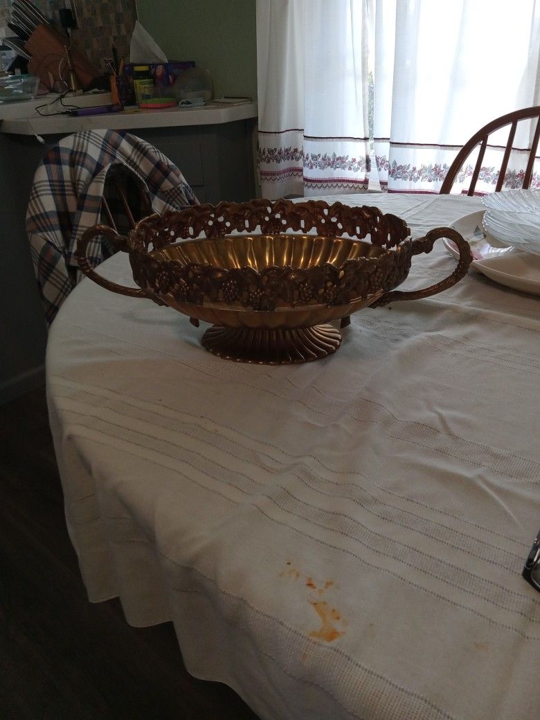 Vintage Andrea By Sadek Fruit Bowl