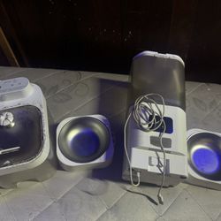 Automatic Feeder For Cats And Dogs & A Waterfall Dispensar