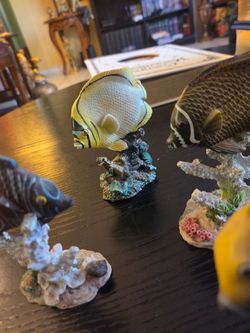 Set of 4 Realistic Tropical Fish & Coral Reef Figurines