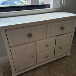 Dresser / Vintage Cabinet
