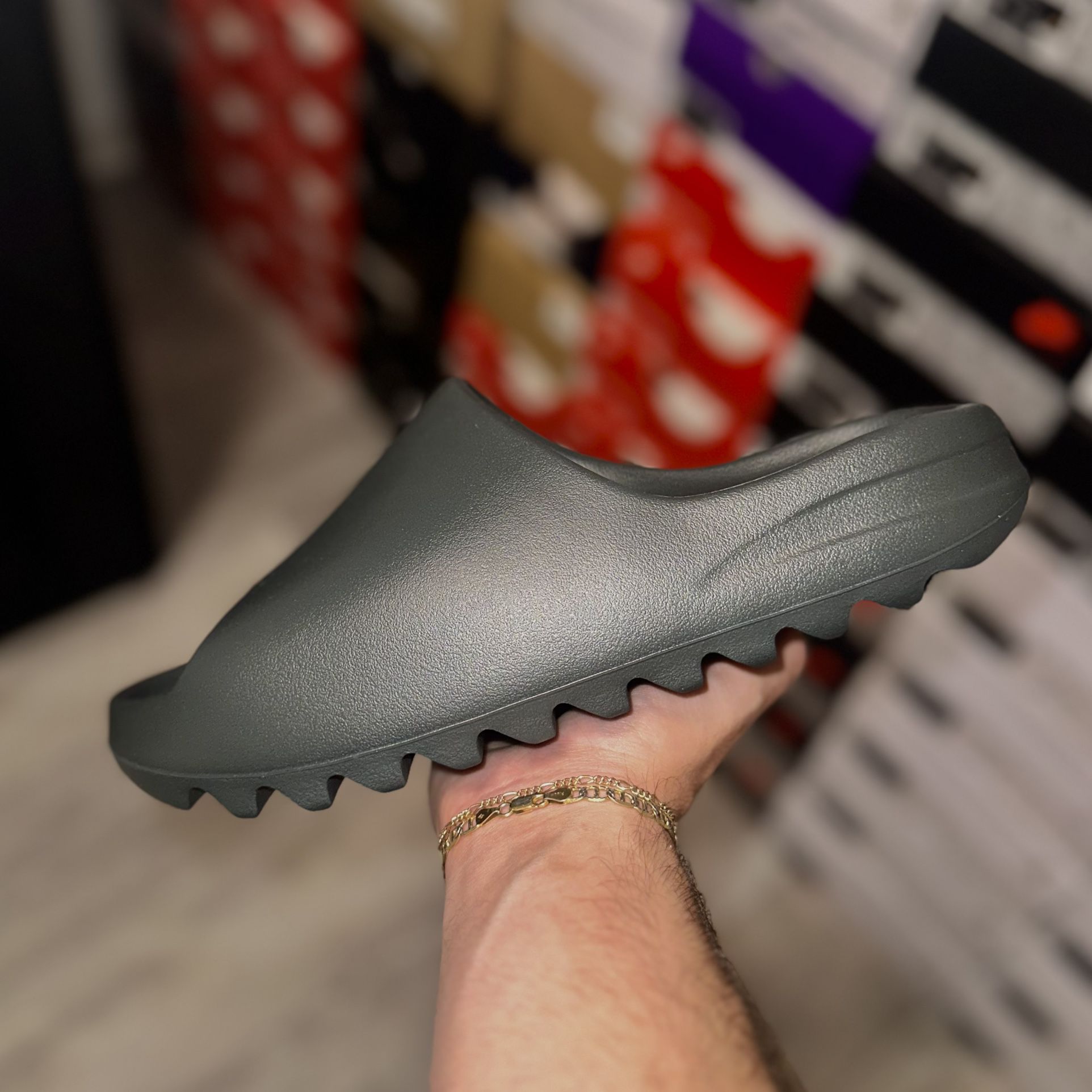 adidas Yeezy Slide “Dark Onyx” / “Granite” / “Slate Grey” Sizes 6 / 8 / 9 / 10 / 13 IN HAND BRAND NEW
