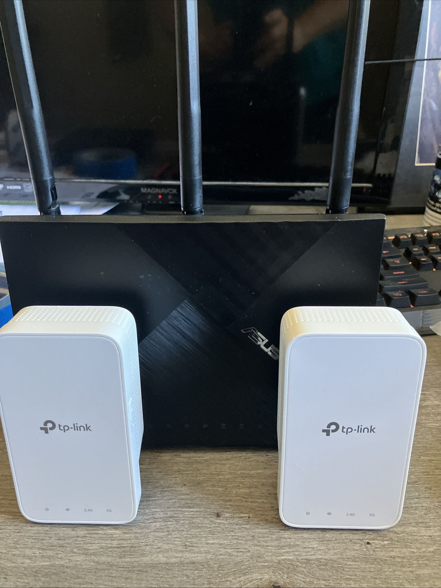 ASUS AC1750 WiFi Bundle Router (RT-ACRH18) With 2 TP-Link Extenders AC-1200