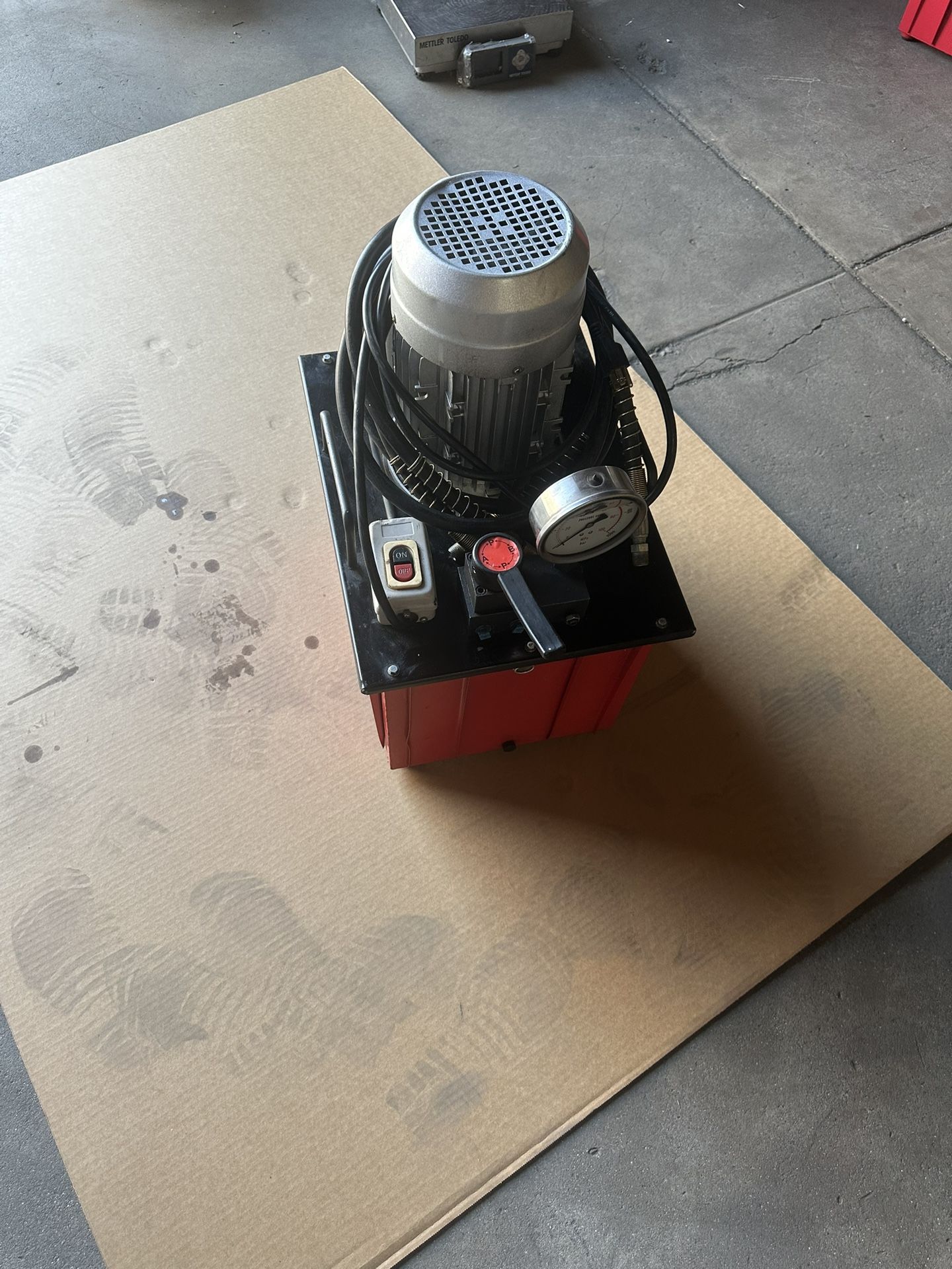 Double Acting 10,000 PSI Hydraulic Pump Manual Valve 9.5 Gallon 110V Electric Hand Operated | Hydraulic Pump