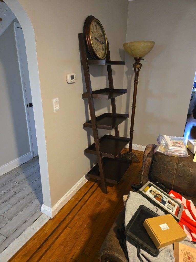 Leaning Shelf Unit