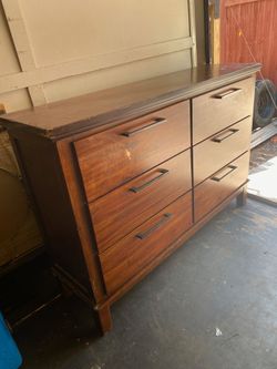 Dresser