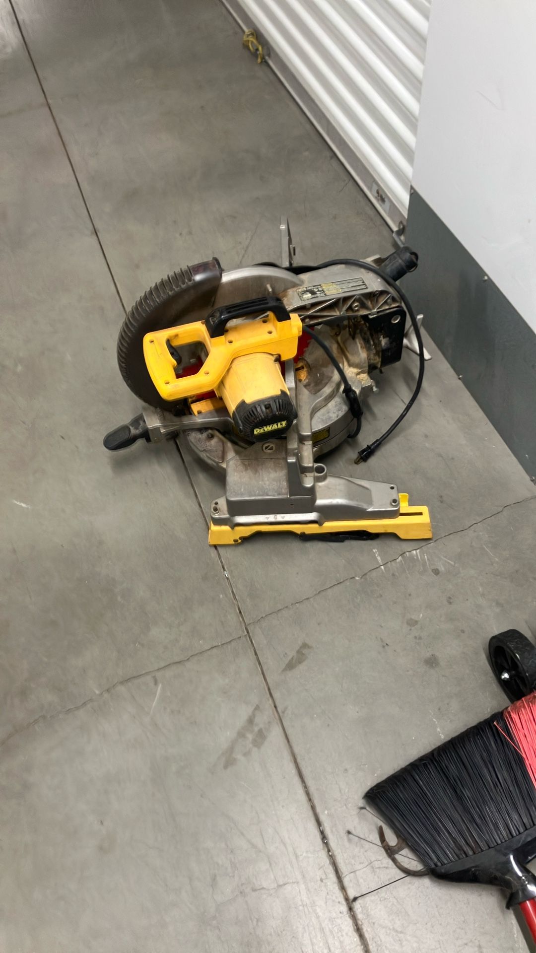 Dewalt Saw