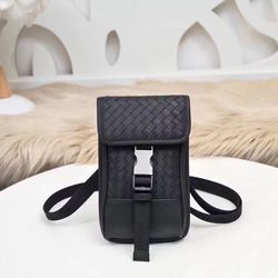 BV's new phone bag 6809-4 Bottega Veneta