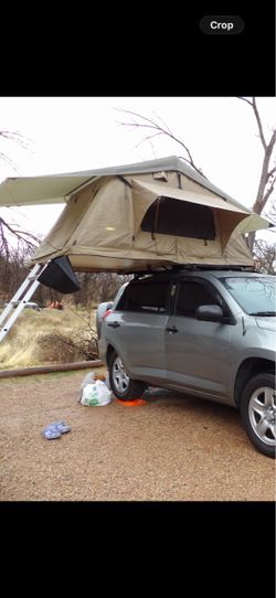Rooftop Tent for SUV or Truck ( smittybilt ) overland tent folded