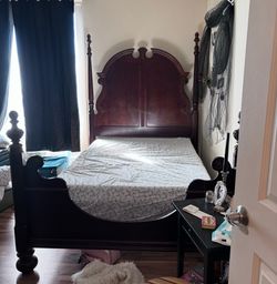 Queen bedframe solid wood - Adjustable