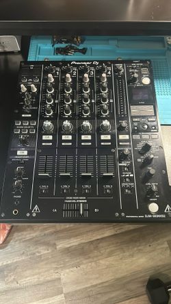 Pioneer DJM900 nxs2 mixer