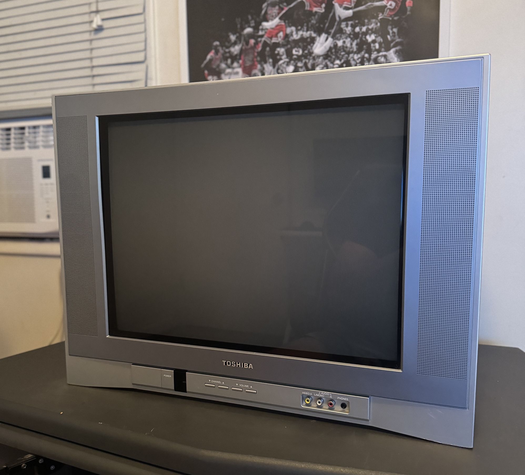 20” Toshiba CRT TV