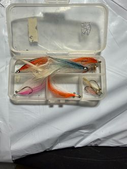 Saltwater Fly Fishing Lures with Tackle Box