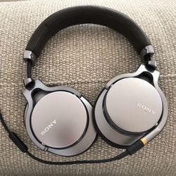 Sony MDR1A Wired High Res Headphones