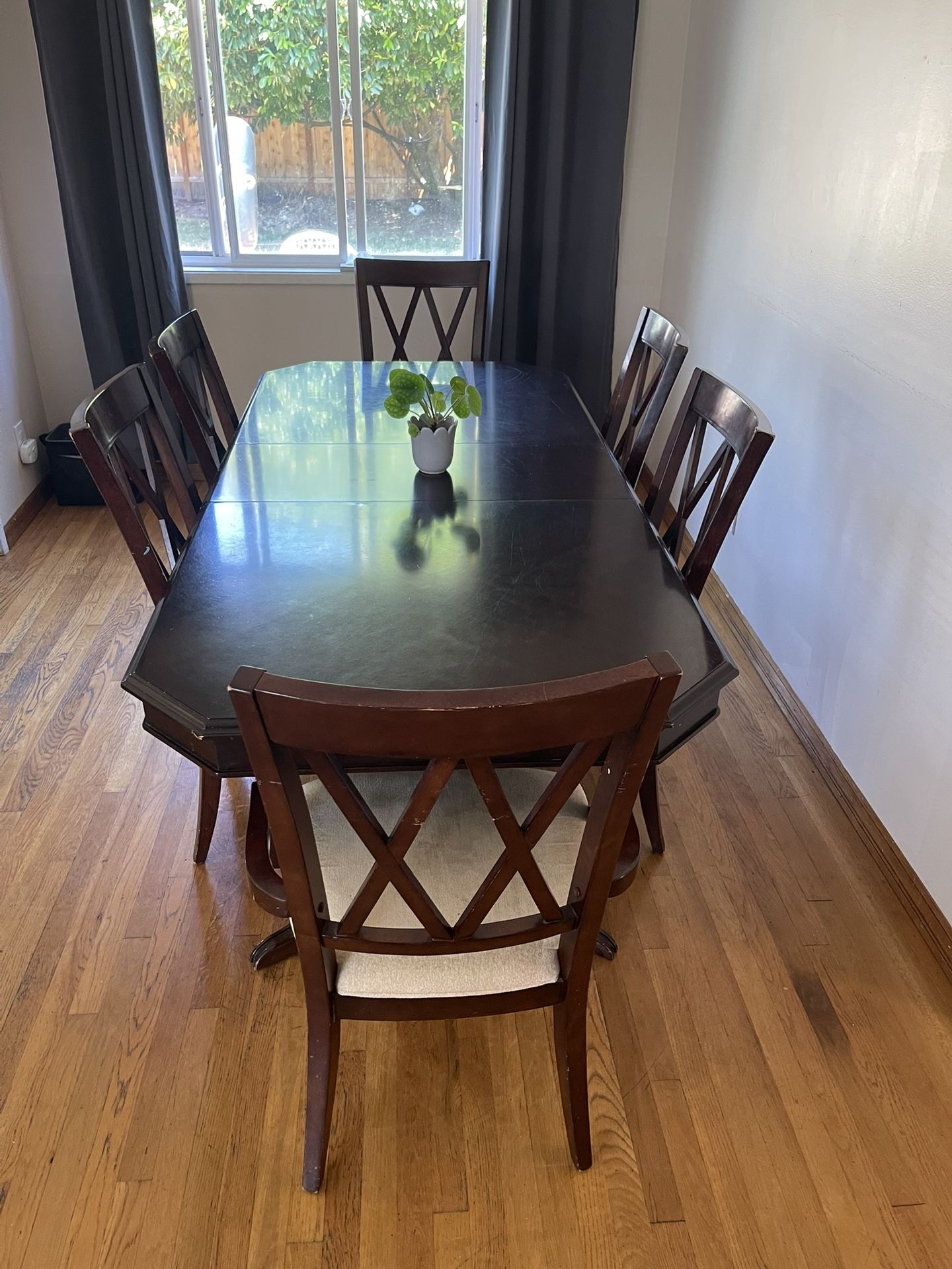Dining room table