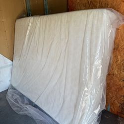 Queen Size Mattress  Memory foam