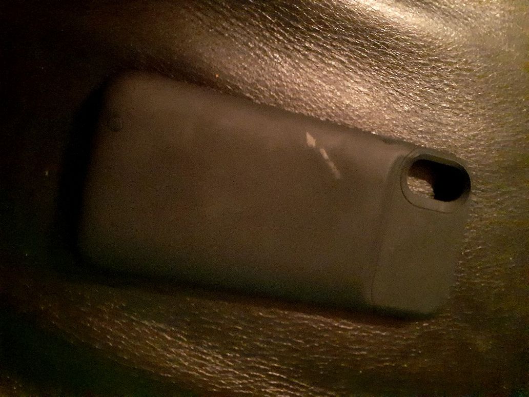 iPhone XR charging case