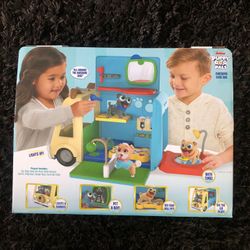 Puppy Dog Pals Awesome Care Bus