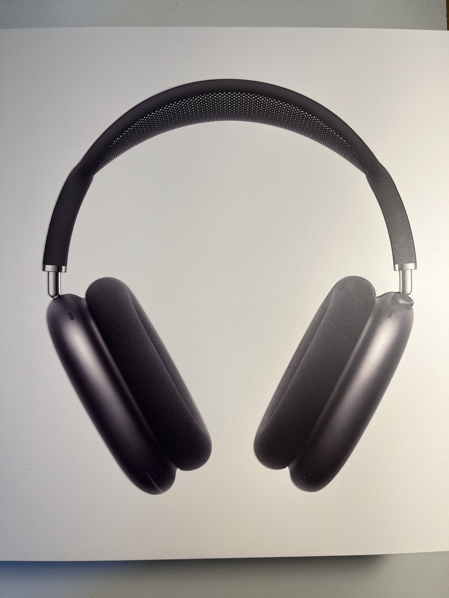 Airpod max midnight (shipping only )
