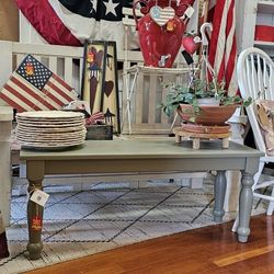 Green farmhouse bench 💚