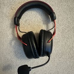 LIKE NEW - HyperX Cloud II Wireless - Gaming Headset for PC, PS5, PS4