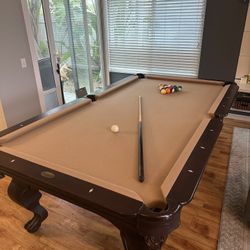Connelly Pool Table With Dining Cover, Sticks and Rack