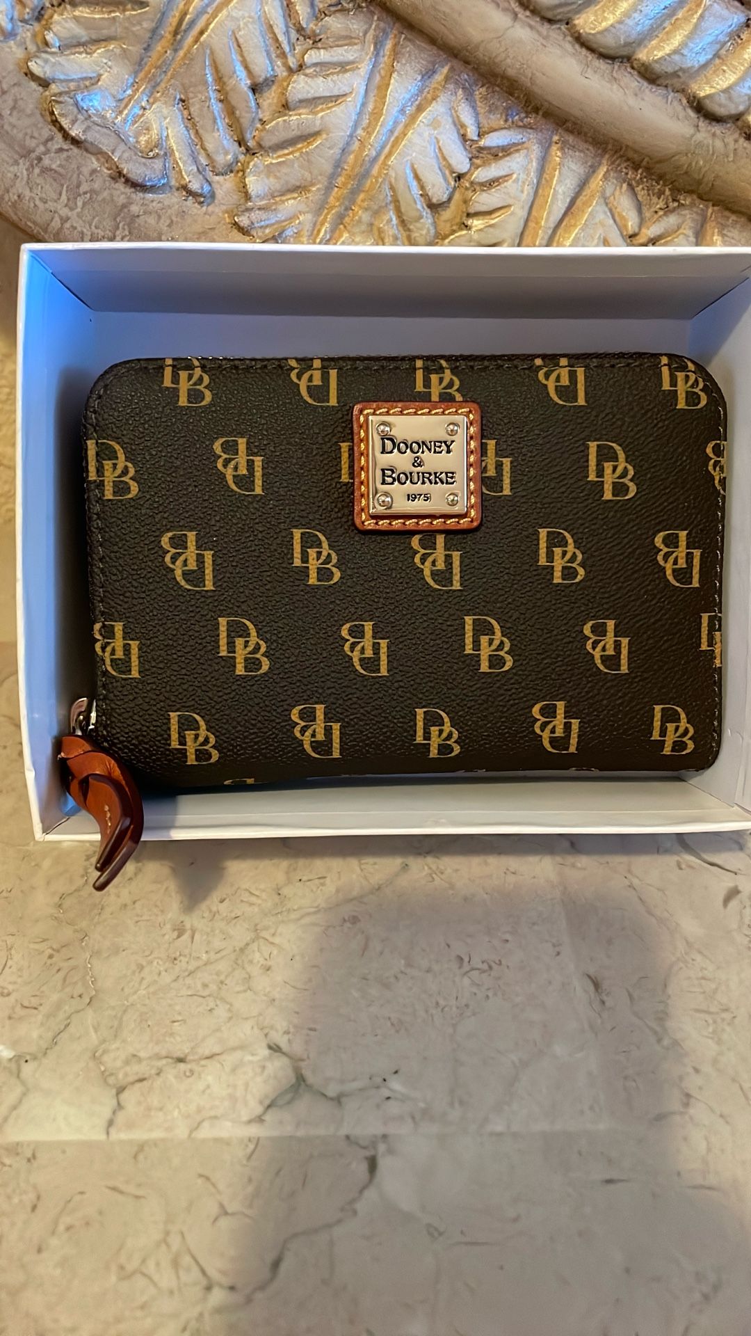 DOONEY & BOURKE WALLET