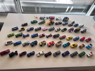 Lot Of 50 Hot Wheels Matchbox & Other Diecast Cars Trucks & Vehicles