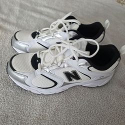 New balance women's shoes size 7.5