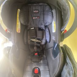 Car seat, Base And Stroller /Porta Bebe Con Base Y Carriola 
