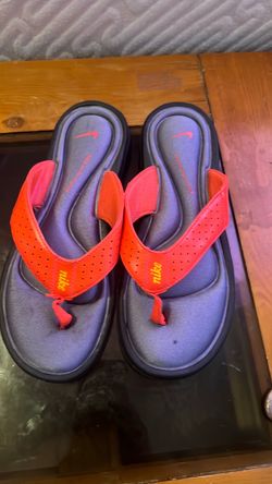 Nike Flip Flops Women’s size 7