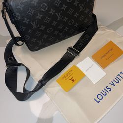 Louis Vuitton Messenger Bag