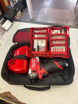 Milwaukee 2553-20 1/4 Hex Impact Driver w/Batt, Bit set, Charger, and Bag