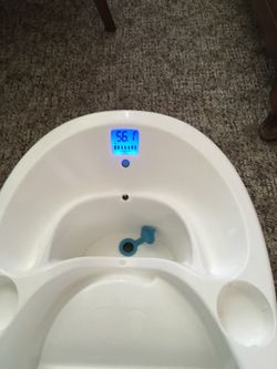 4 moms bath tub